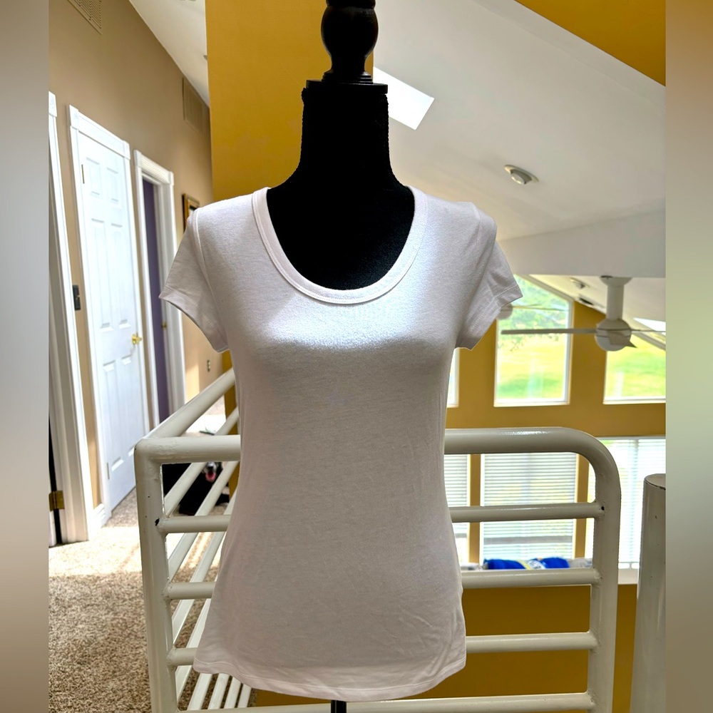 White scoop neck t-shirt